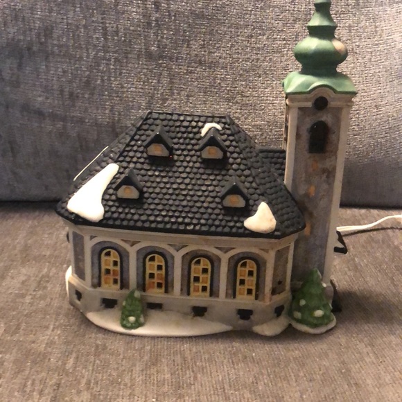 Dept 56 Alpine Village St Nikolaus Kirche - Picture 3 of 6